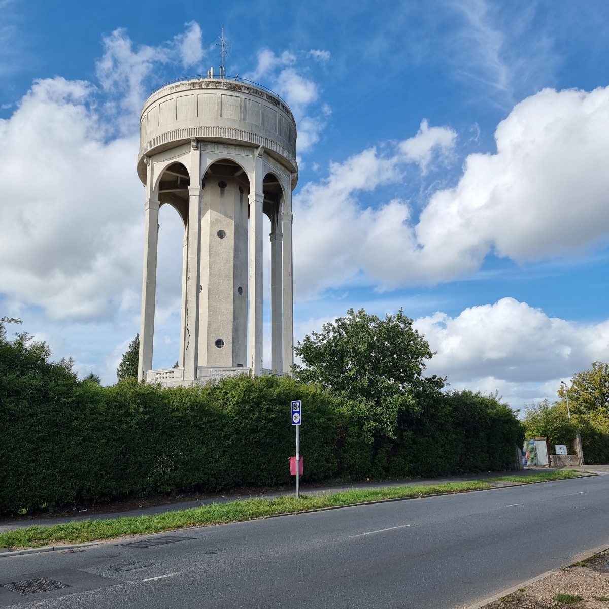 Tilehurst Area Guide – Village Charm Meets Urban Convenience